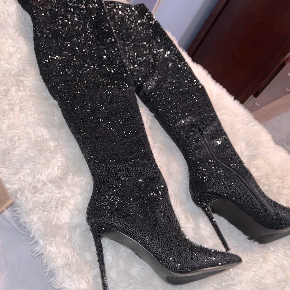 Brand New , NEVER WORN STEVEN MADDEN SPARKLY HEEL BOOTS